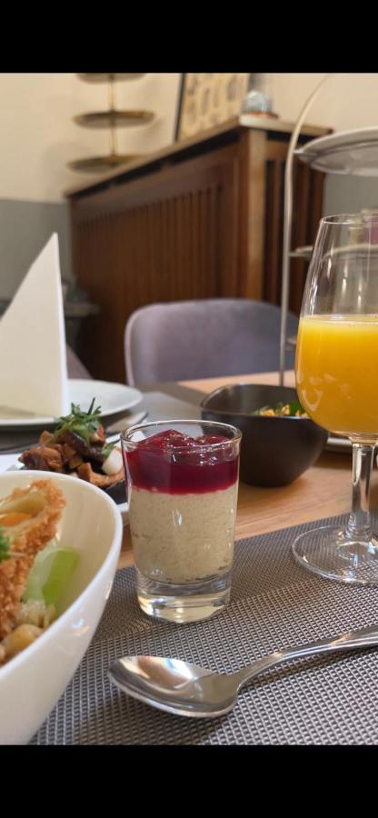 柯罗尼酒店 柯尼希斯温特 外观 照片